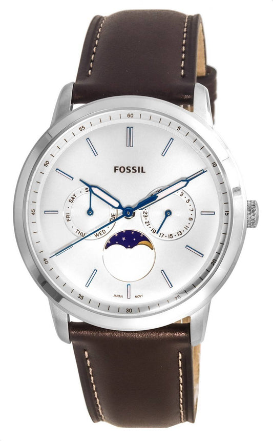 Fossil Neutra Date display Silver Leather Male FS5905. A brand-new Fossil Neutra watch featuring a Silver dial and a Leather strap. Angled view.