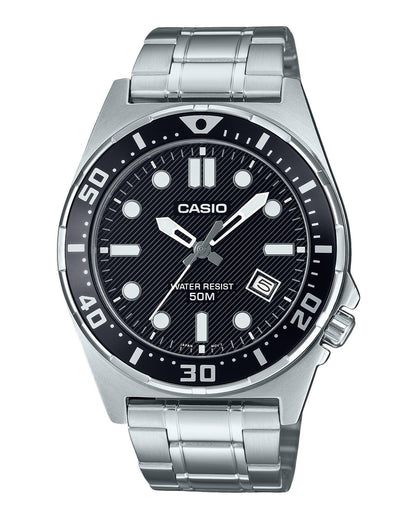 Casio Standard Quartz movement Black Stainless steel Male MTD-135D-1AV. A brand-new Casio Standard watch featuring a Black dial and a Stainless steel strap. Side view.