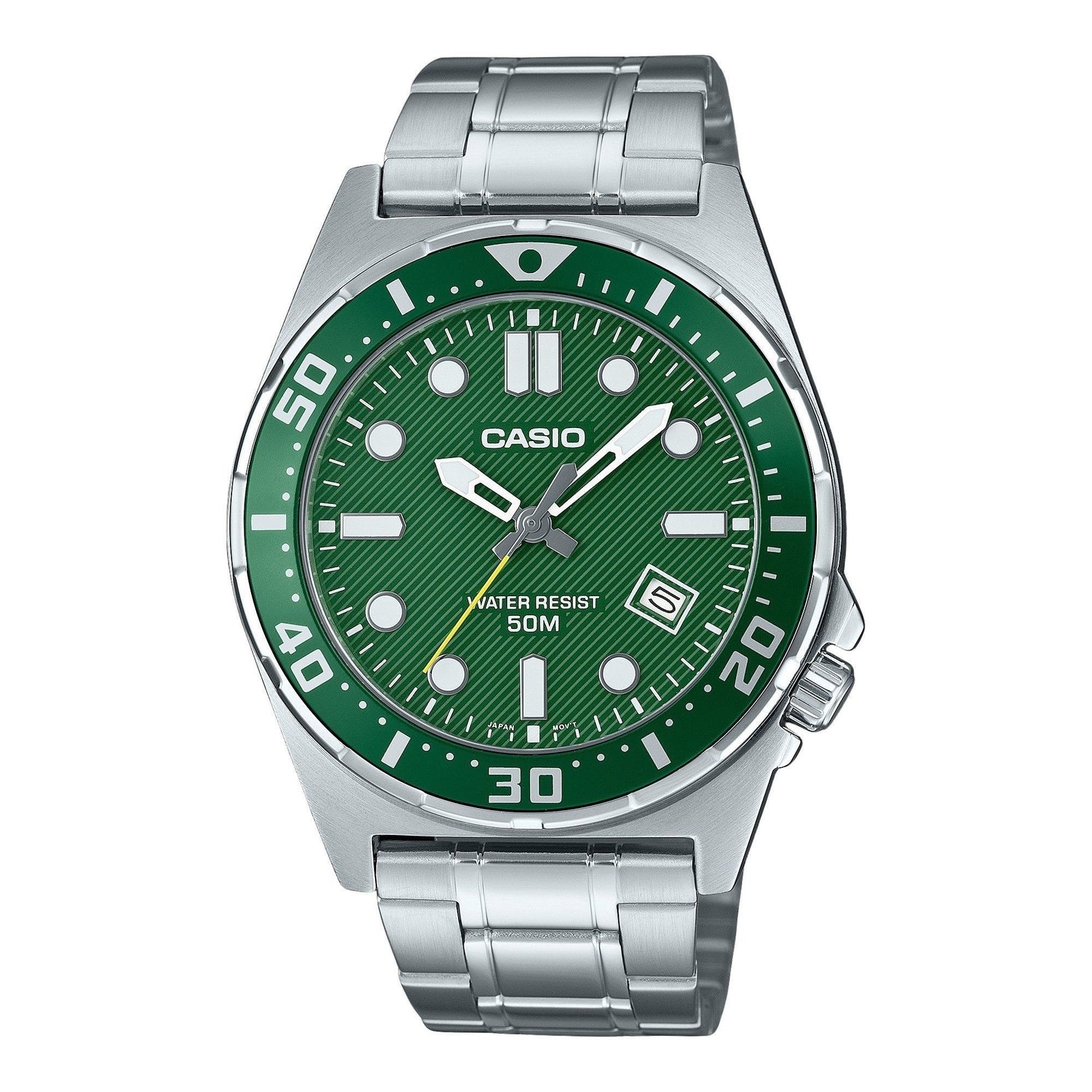 Casio Standard Quartz movement Green Stainless steel Male MTD-135D-3AV. A brand-new Casio Standard watch featuring a Green dial and a Stainless steel strap. Front view.