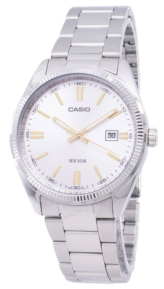 Casio Enticer Date display White Stainless steel Male MTP-1302D-7A2VDF. A brand-new Casio Enticer watch featuring a White dial and a Stainless steel strap. Front view.