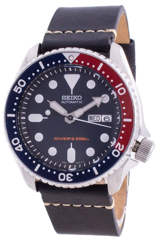Seiko Automatic movement Blue Leather Male SKX009K1-var-LS20. A brand-new Seiko watch featuring a Blue dial and a Leather strap. Angled view.