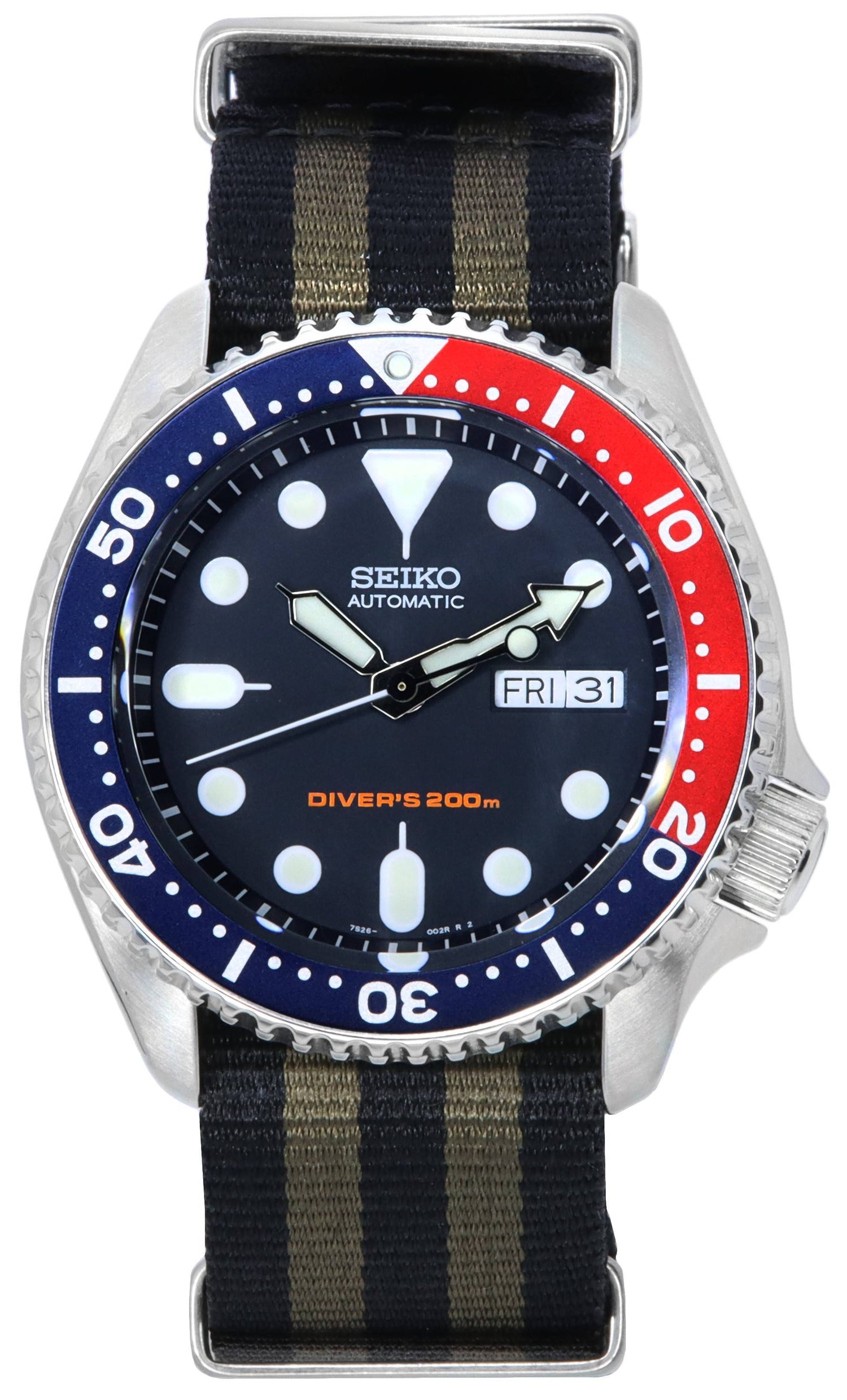 Seiko Automatic movement Blue Male SKX009K1-var-NATO21. A brand-new Seiko watch featuring a Blue dial. Angled view.
