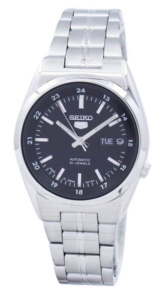 Seiko Automatic movement Black Stainless steel Male SNK567J1. A brand-new Seiko watch featuring a Black dial and a Stainless steel strap. Angled view.