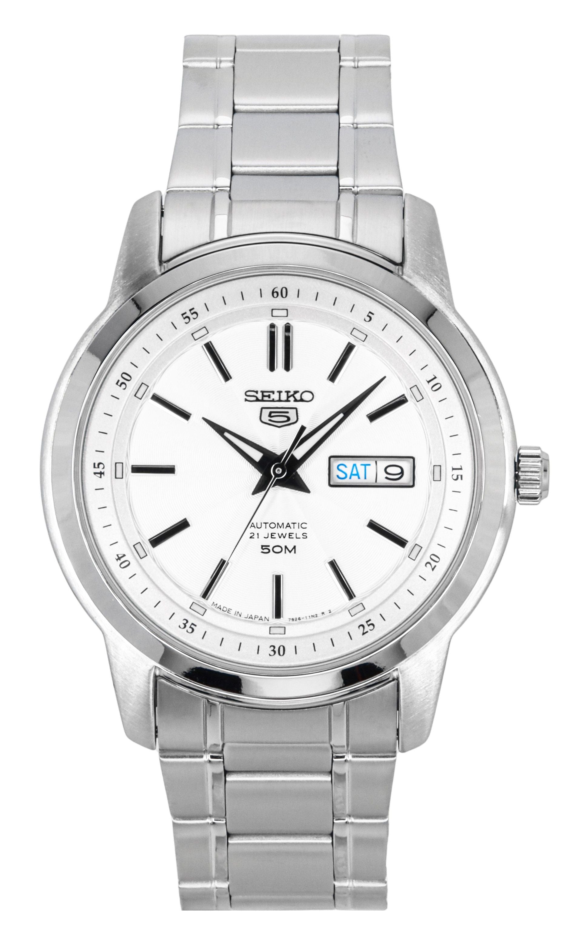 Seiko Automatic movement Silver Stainless steel Male SNKM83J1. A brand-new Seiko watch featuring a Silver dial and a Stainless steel strap. Side view.