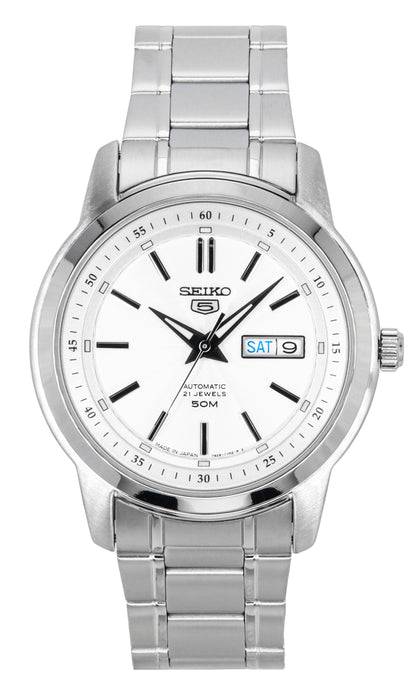 Seiko Automatic movement Silver Stainless steel Male SNKM83J1. A brand-new Seiko watch featuring a Silver dial and a Stainless steel strap. Side view.