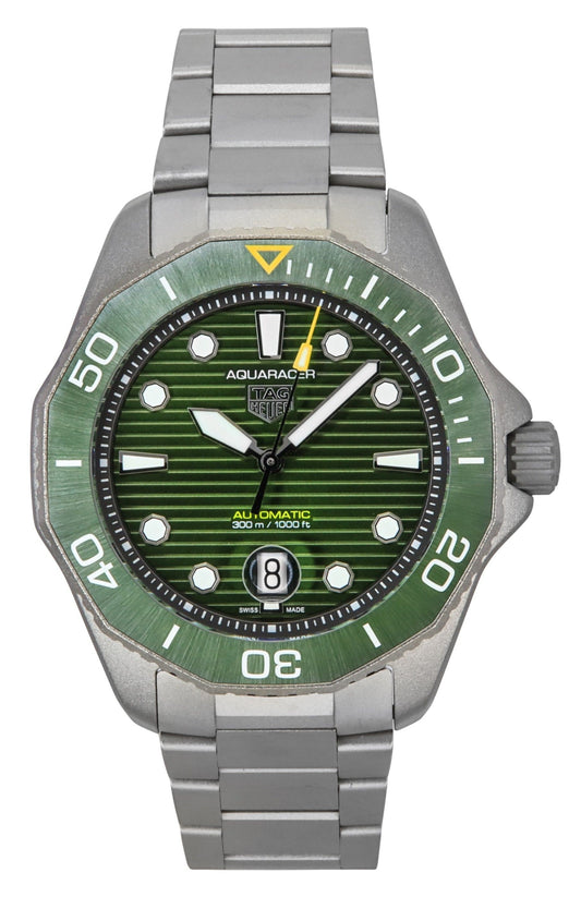 Tag Heuer Aquaracer Automatic movement Green Titanium Male WBP208B.BF0631. A brand-new Tag Heuer Aquaracer watch featuring a Green dial and a Titanium strap. Angled view.