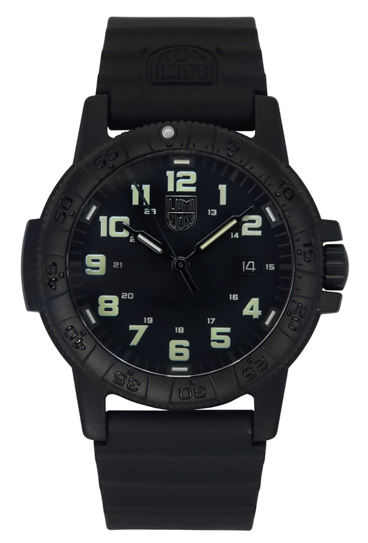 Luminox Sea Leatherback Turtle Quartz movement Black Male XS.0330. A brand-new Luminox Sea watch featuring a Black dial. Side view.