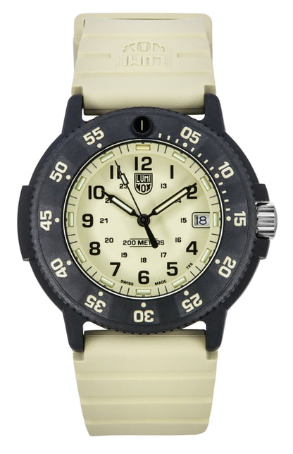 Luminox Original Navy Seal Quartz movement Beige Rubber Male XS.3010.EVO.S. A brand-new Luminox Original Navy Seal watch featuring a Beige dial and a Rubber strap. Angled view.