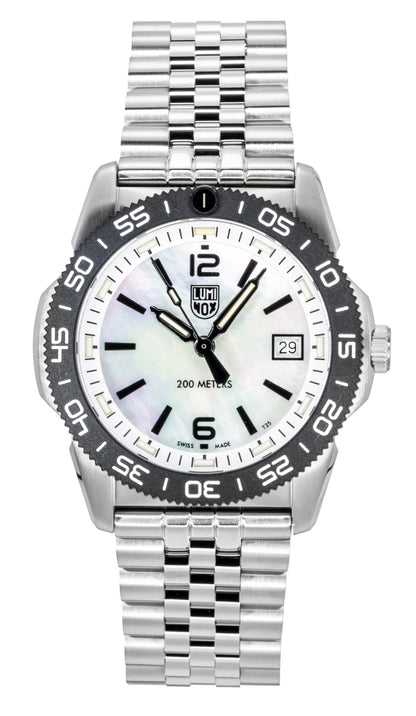 Luminox Quartz movement Mother Of Pearl Stainless steel Male XS.3126M.1. A brand-new Luminox watch featuring a Mother Of Pearl dial and a Stainless steel strap. Front view.