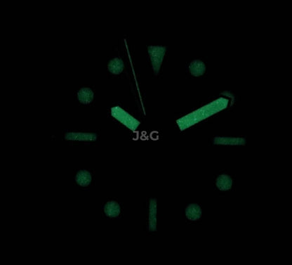 Armani Exchange Leonardo Luminous hands White Silicone Male AX1852. A brand-new Armani Exchange Leonardo watch featuring a White dial and a Silicone strap. Front view. - view 2