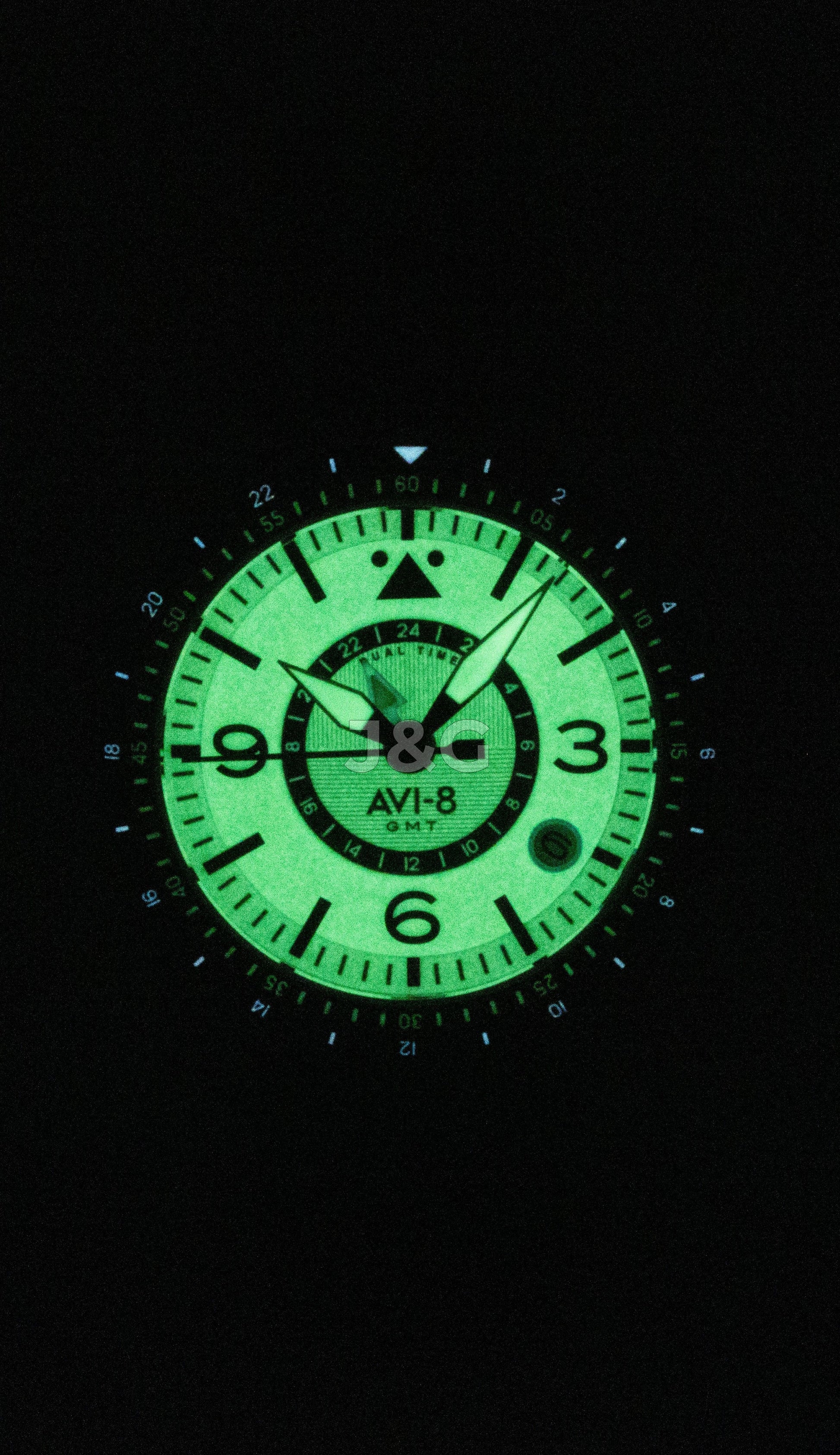 AVI-8 Flyboy Airmaster Automatic movement White Leather Male AV-4128-02. A brand-new AVI-8 Flyboy watch featuring a White dial and a Leather strap. Angled view. - view 2