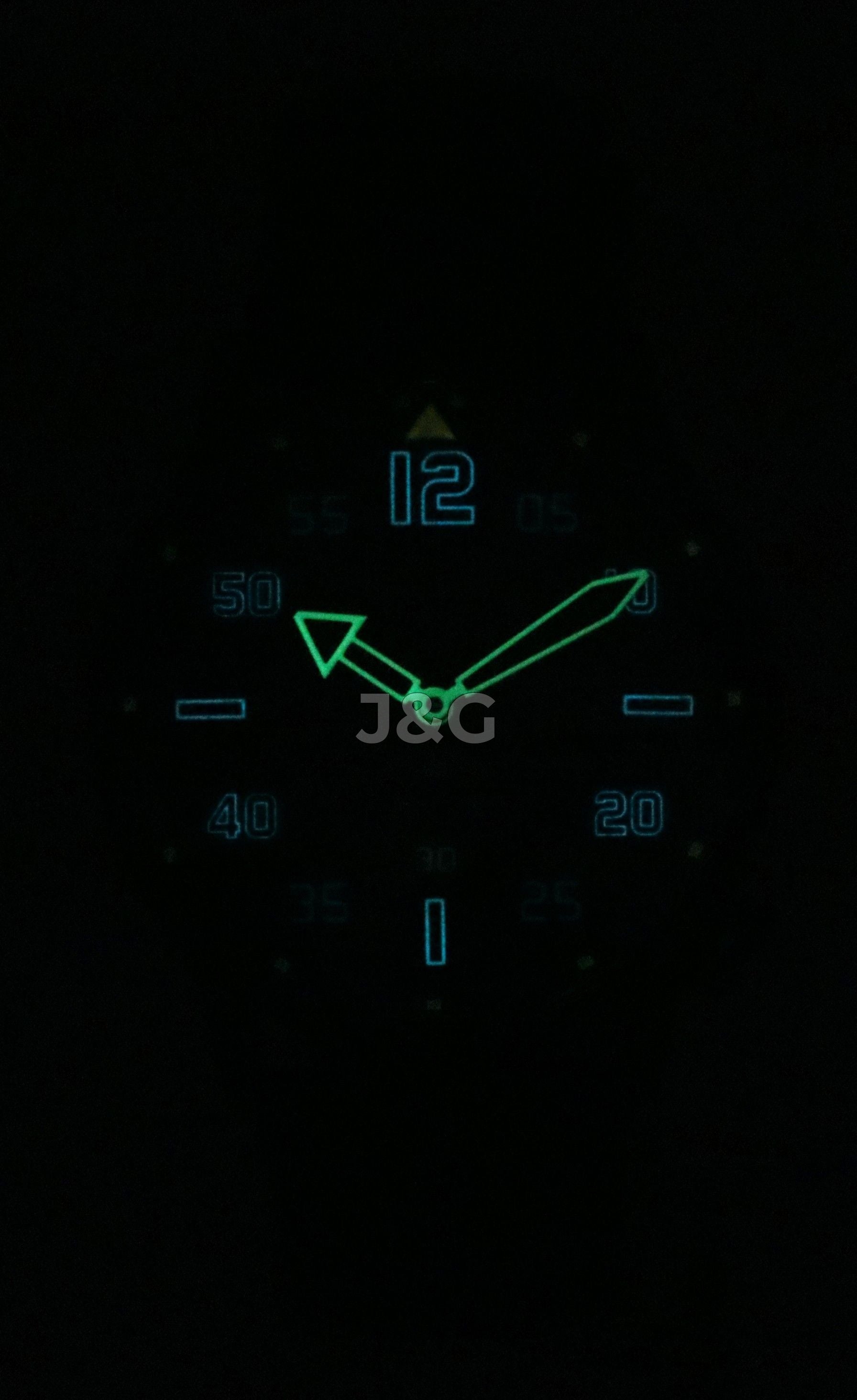 AVI-8 Hawker Automatic movement Grey Leather Male AV-4119-03. A brand-new AVI-8 Hawker watch featuring a Grey dial and a Leather strap. Front view. - view 2