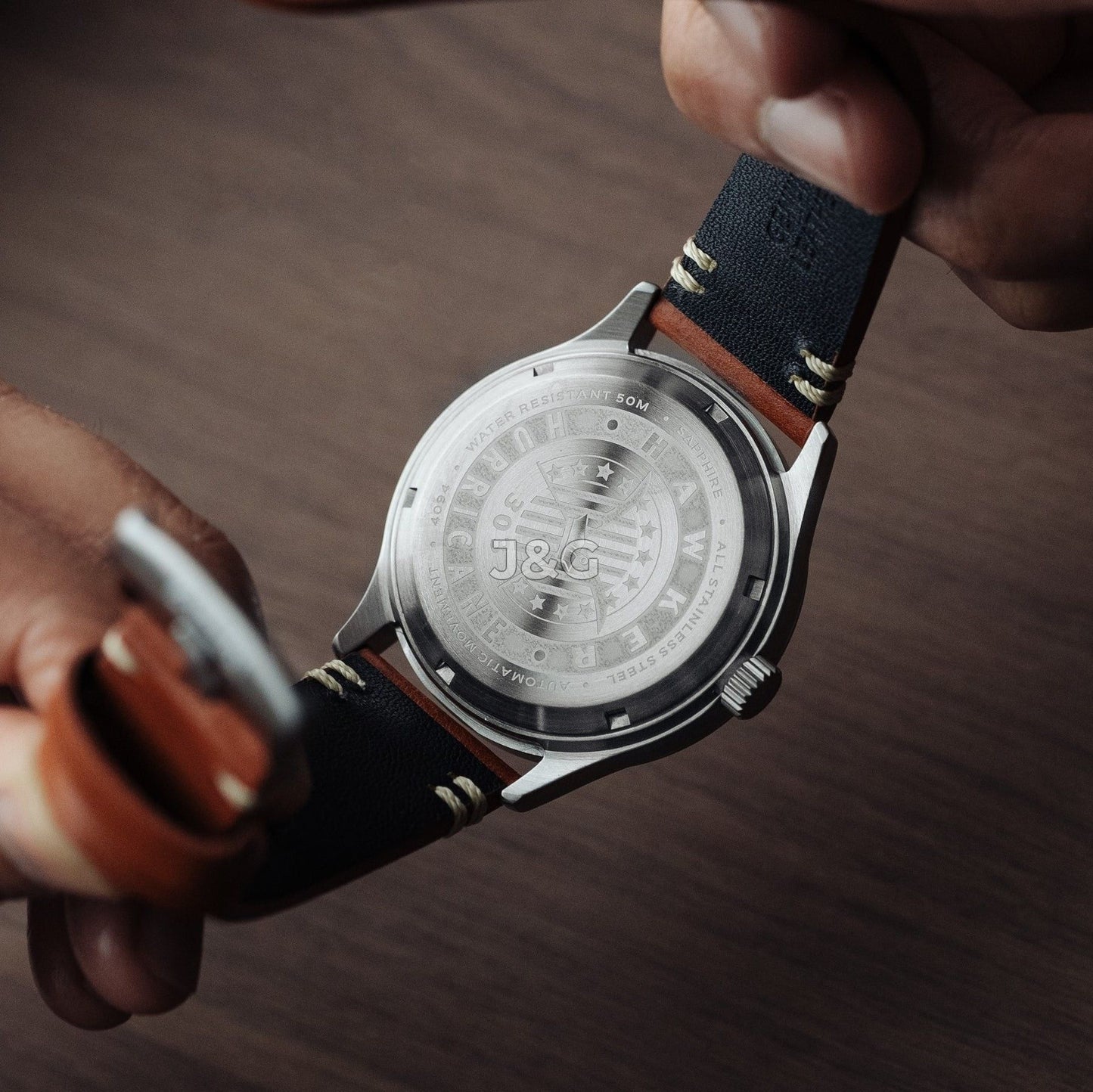 AVI-8 Hawker Hurricane Automatic movement White Male AV-4094-01. A brand-new AVI-8 Hawker watch featuring a White dial. Side view. - view 3