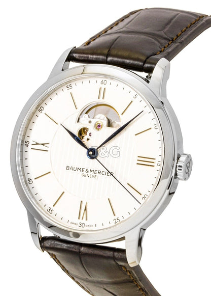 Baume & Mercier Automatic movement Silver Leather Male M0A10524. A brand-new Baume & Mercier watch featuring a Silver dial and a Leather strap. Front view. - view 2