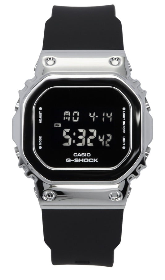 Casio G-Shock Digital Resin Strap Quartz 200M. A brand-new Casio G-Shock watch. Front view.