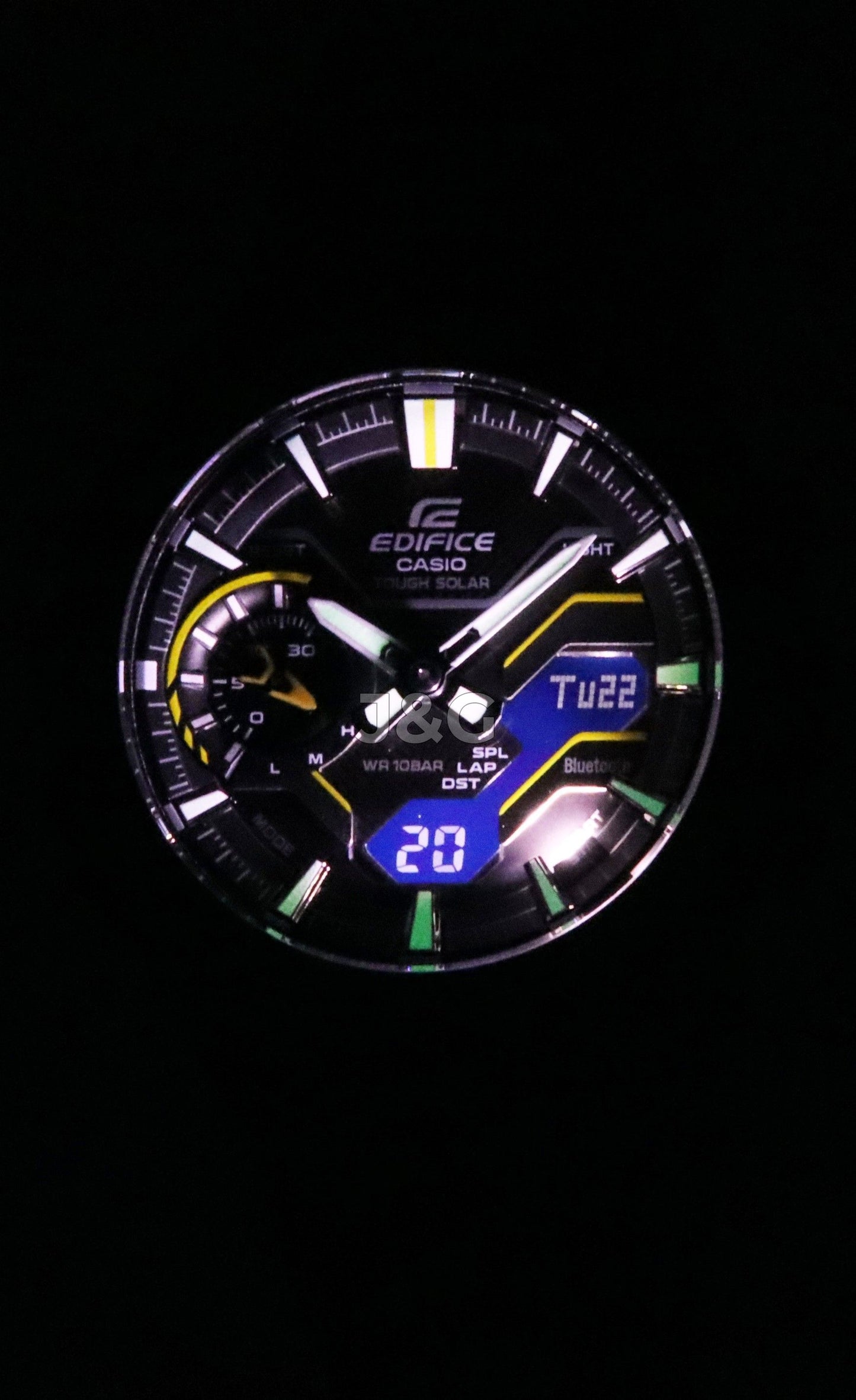 Casio Edifice Alarm Black Stainless steel Male ECB-2200RC-1A9. A brand-new Casio Edifice watch featuring a Black dial and a Stainless steel strap. Side view. - view 3