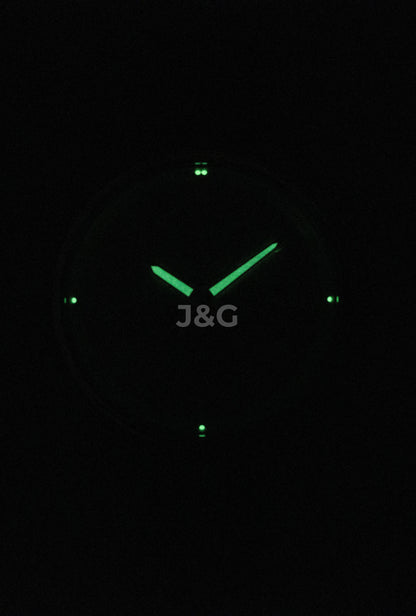 Casio Edifice Quartz movement Green Leather Male EFV-610DE-3A. A brand-new Casio Edifice watch featuring a Green dial and a Leather strap. Side view. - view 2