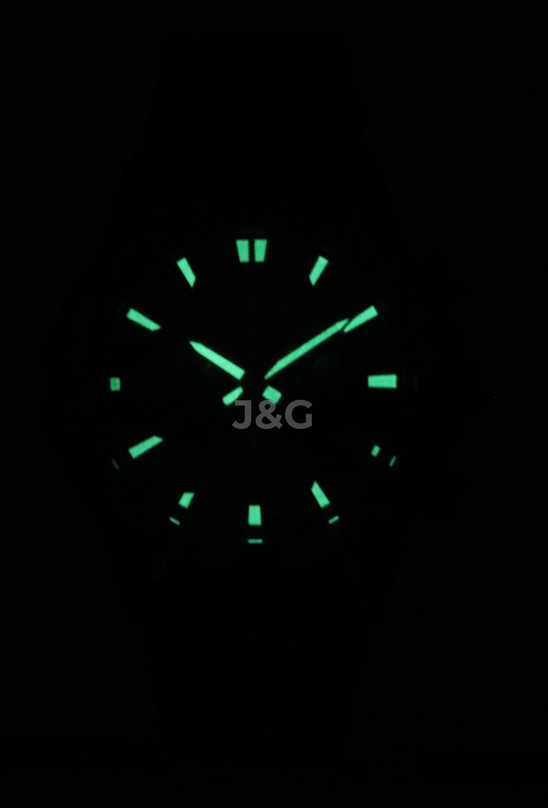 Casio Edifice Sospensione Chronograph function Grey Male EQS-960PB-1AV. A brand-new Casio Edifice watch featuring a Grey dial. Angled view. - view 2