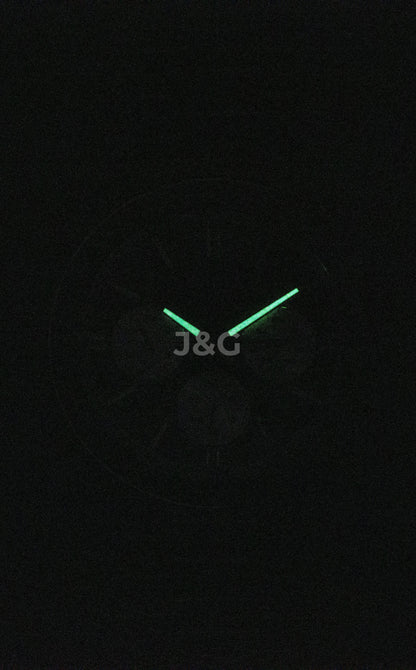 Casio Enticer Quartz movement Green Stainless steel Male MTP-1375D-3. A brand-new Casio Enticer watch featuring a Green dial and a Stainless steel strap. Front view. - view 2