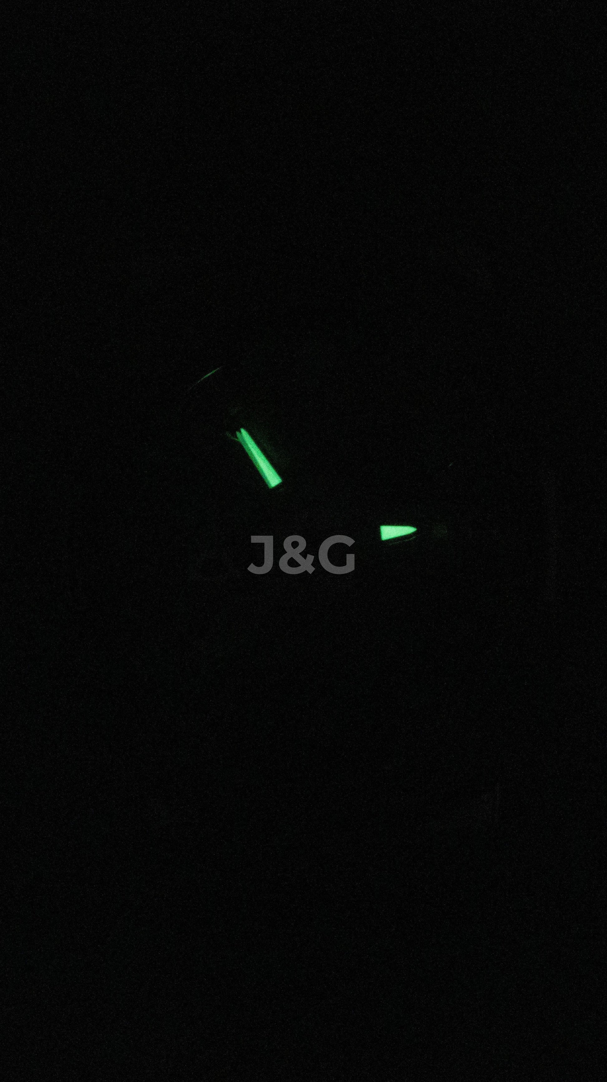 Casio G-Shock Automatic movement Grey Stainless steel Male GM-110D-8A. A brand-new Casio G-Shock watch featuring a Grey dial and a Stainless steel strap. Front view. - view 2