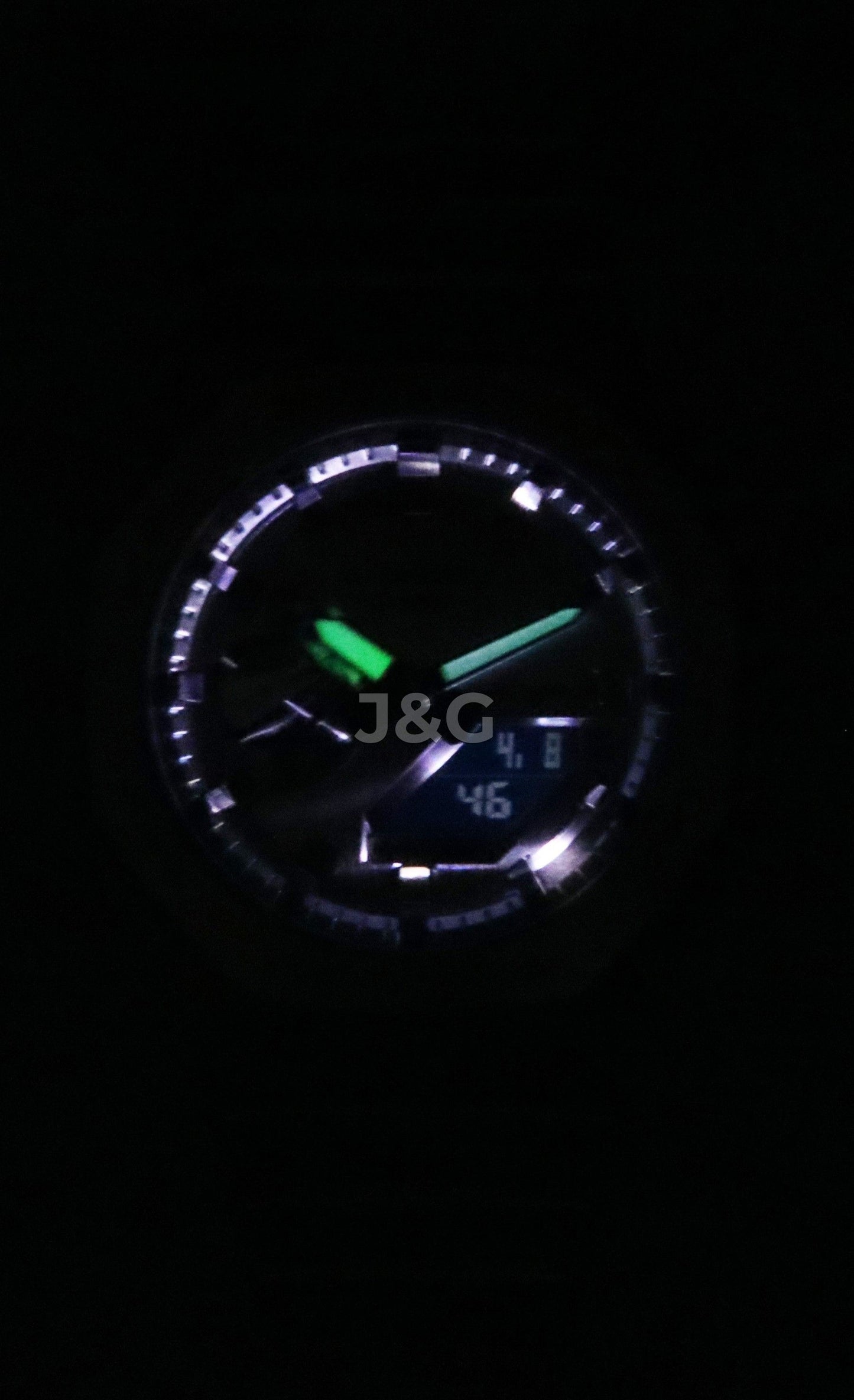 Casio G-Shock G-Steel Alarm Grey Silicone Male GM-2100YM-8A. A brand-new Casio G-Shock watch featuring a Grey dial and a Silicone strap. Front view. - view 3