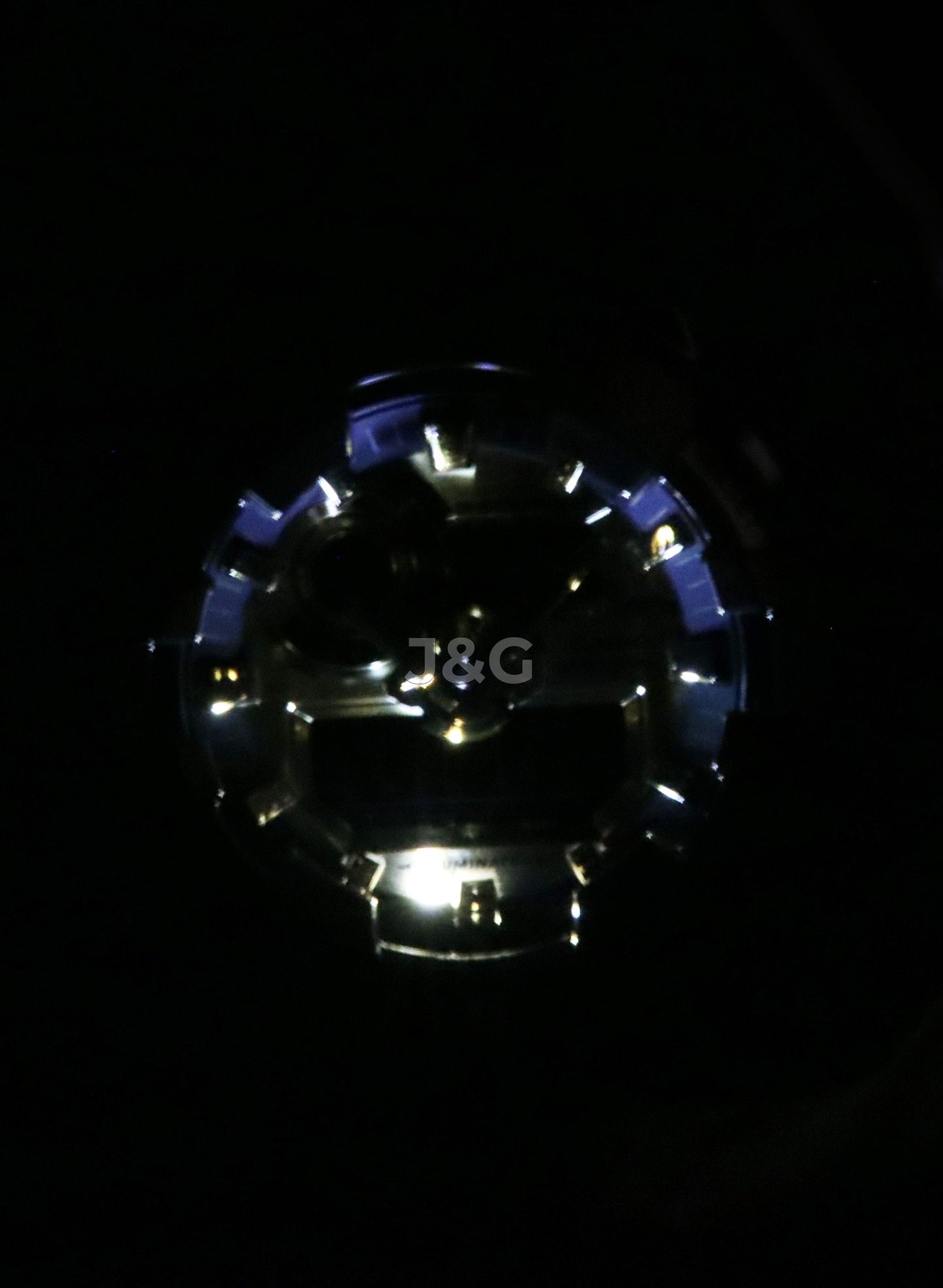 Casio G-Shock G-Steel Quartz movement Gold Male GM-700G-9A. A brand-new Casio G-Shock watch featuring a Gold dial. Side view. - view 2