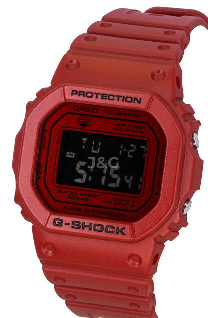 Casio G-Shock Quartz movement White Plastic Male DW-5600RRB-4. A brand-new Casio G-Shock watch featuring a White dial and a Plastic strap. Front view. - view 3