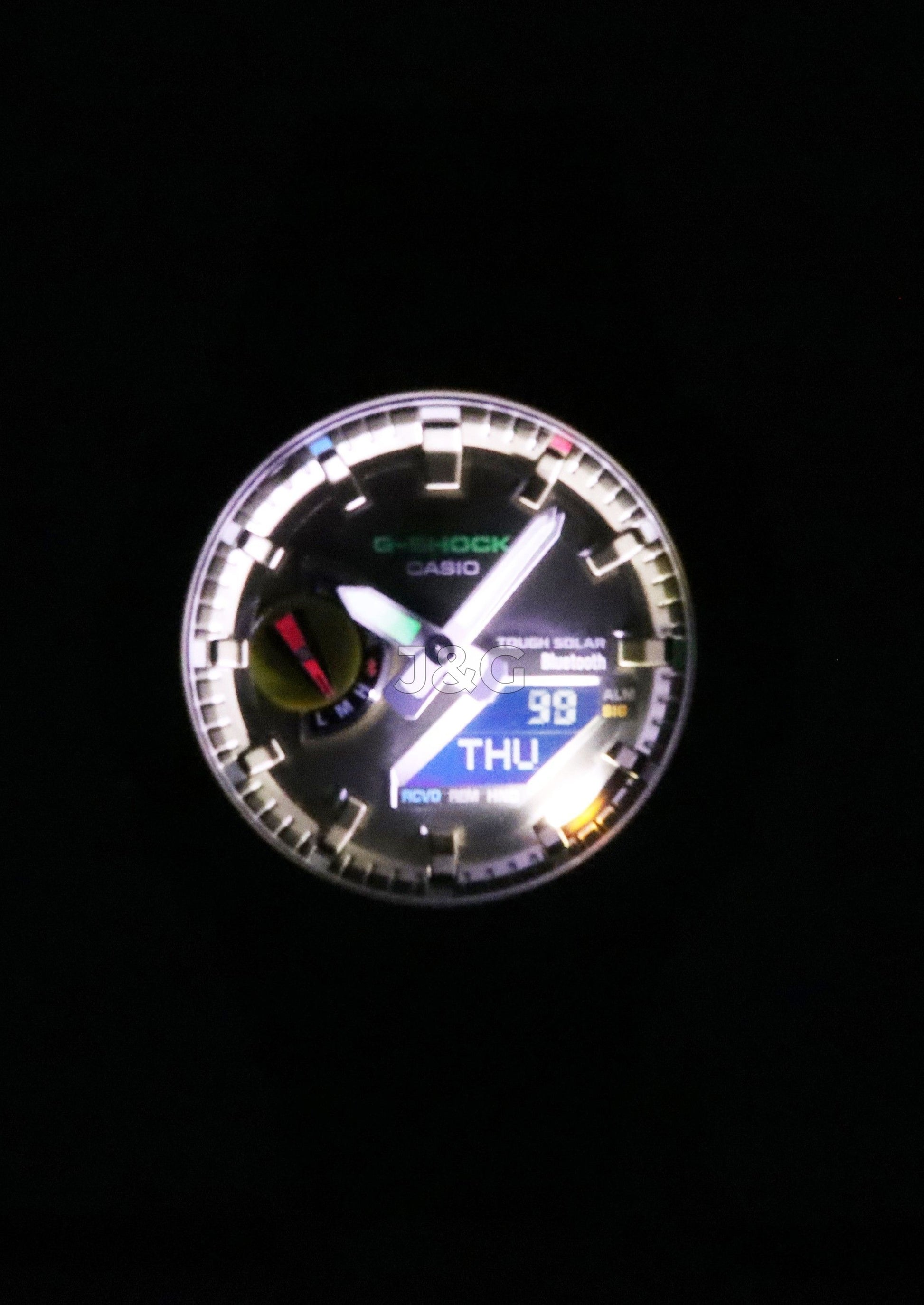 Casio G-Shock Solar powered Green Male GA-B2100FC-3A. A brand-new Casio G-Shock watch featuring a Green dial. Side view. - view 3