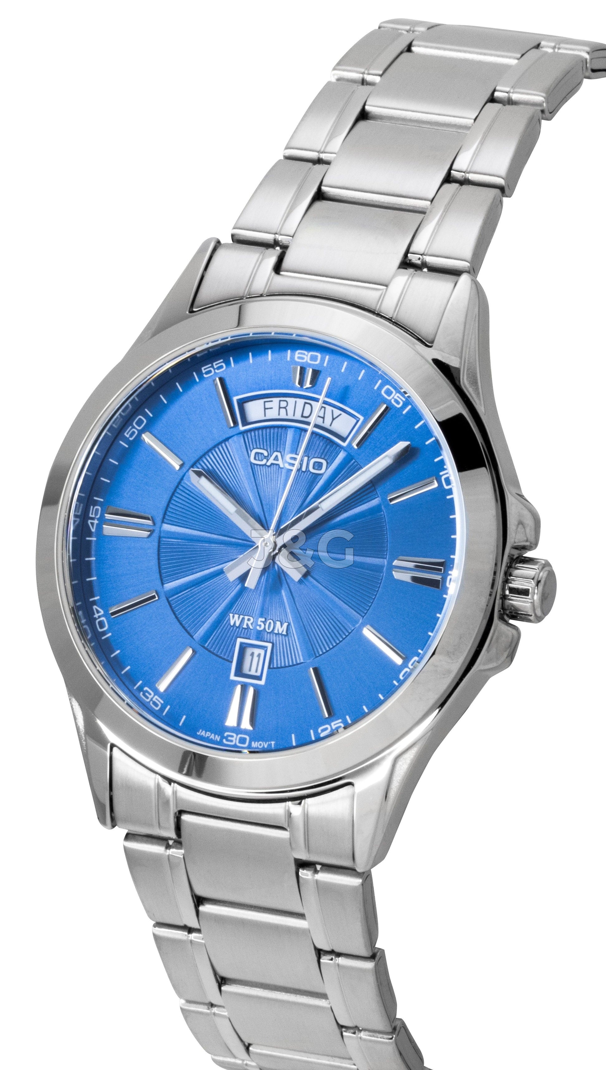 Casio Standard Quartz movement Blue Stainless steel Male MTP-1381D-2AV. A brand-new Casio Standard watch featuring a Blue dial and a Stainless steel strap. Side view. - view 3
