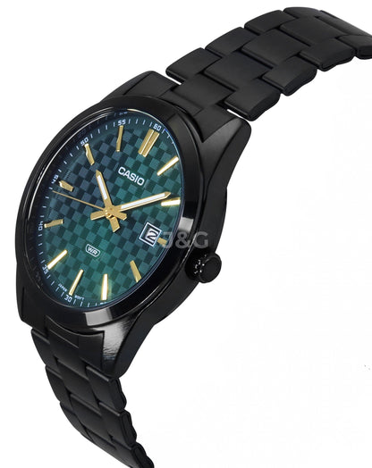 Casio Standard Quartz movement Green Stainless steel Male MTP-VD03B-3A. A brand-new Casio Standard watch featuring a Green dial and a Stainless steel strap. Angled view. - view 3
