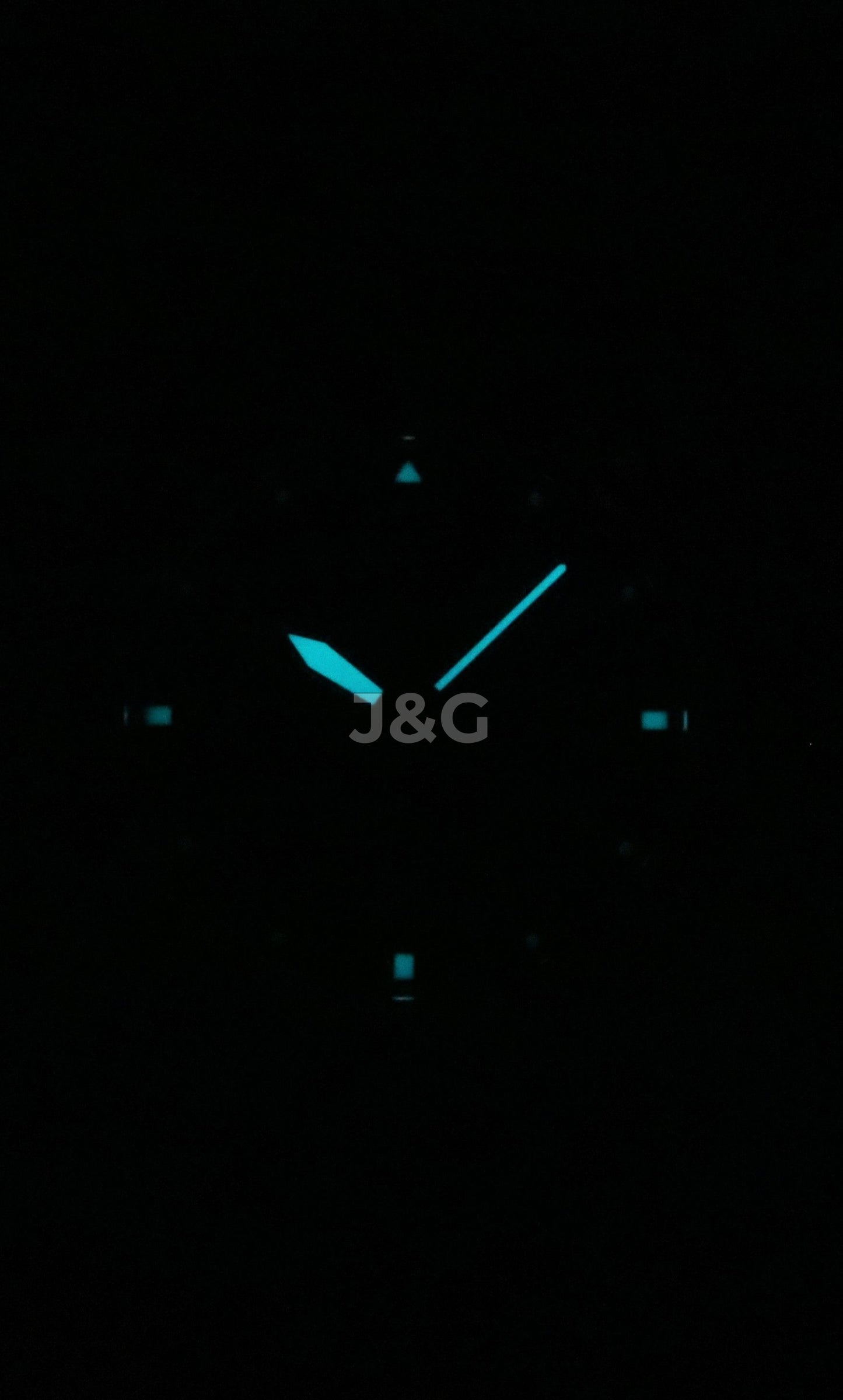 Citizen Eco-Drive Quartz movement Green Stainless steel Male AW1571-76X. A brand-new Citizen Eco-Drive watch featuring a Green dial and a Stainless steel strap. Front view. - view 2