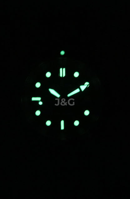 Edox Neptunian Automatic movement Green Stainless steel Male 808013VMVDN. A brand-new Edox Neptunian watch featuring a Green dial and a Stainless steel strap. Side view. - view 2