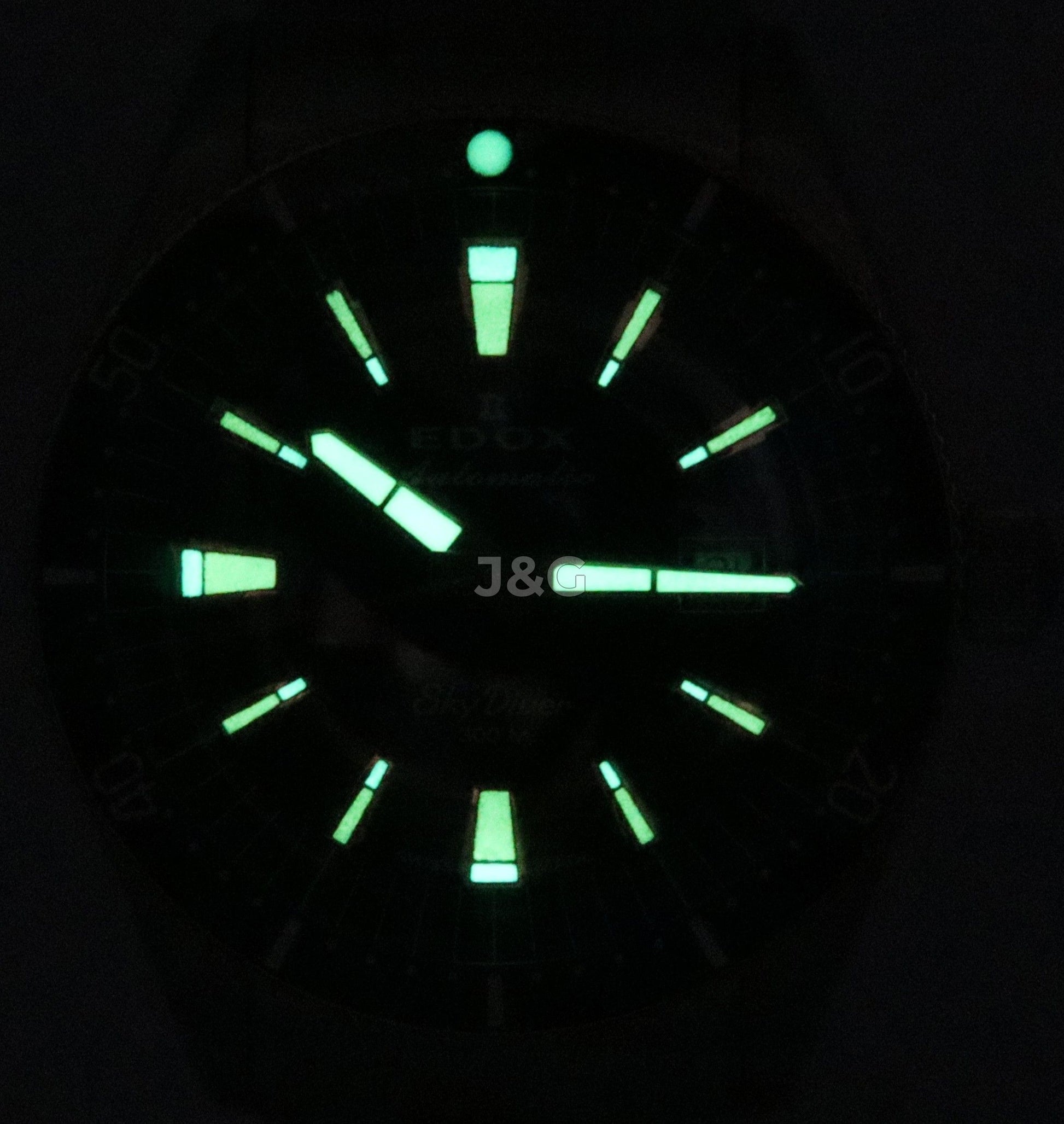 Edox Skydiver Automatic movement Black Stainless steel Male 80126357RNMNIRB. A brand-new Edox Skydiver watch featuring a Black dial and a Stainless steel strap. Angled view. - view 2