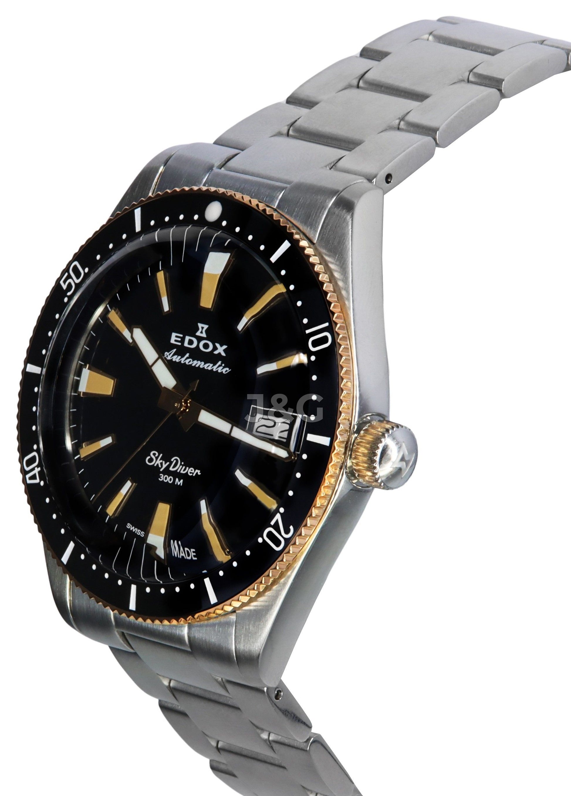 Edox Skydiver Automatic movement Black Stainless steel Male 80126357RNMNIRB. A brand-new Edox Skydiver watch featuring a Black dial and a Stainless steel strap. Angled view. - view 3