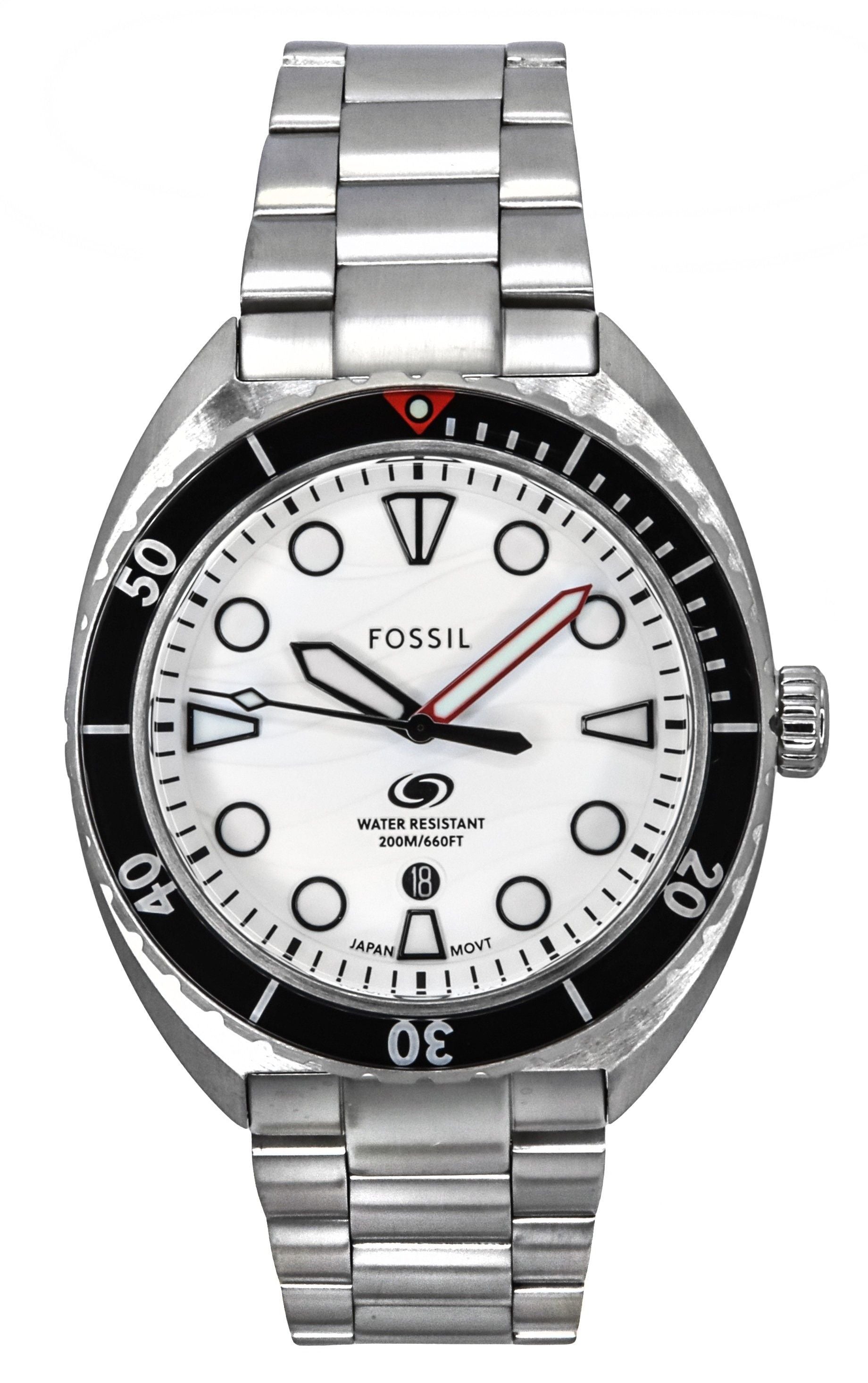 Fossil Breaker Stainless Steel White Dial Quartz Diver's. A brand-new Fossil watch featuring a White dial and a Stainless steel strap. Angled view.