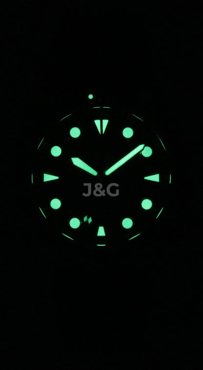 Fossil Date display Black Silicone Male FS6062. A brand-new Fossil watch featuring a Black dial and a Silicone strap. Front view. - view 2