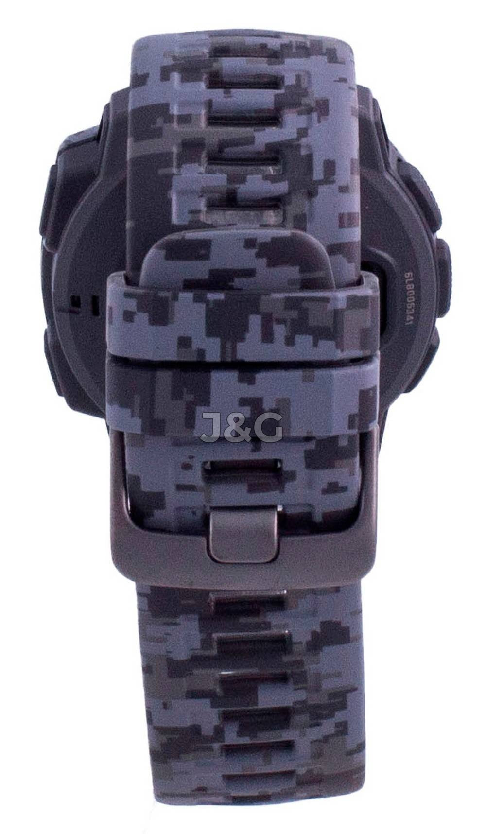 GARMIN Instinct Solar Alarm White Male 010-02293-05. A brand-new GARMIN Instinct watch featuring a White dial. Angled view. - view 4