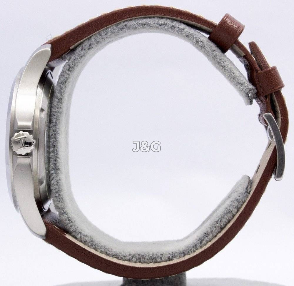 Hamilton Khaki Field Automatic movement Black Leather Male H64455533. A brand-new Hamilton Khaki watch featuring a Black dial and a Leather strap. Angled view. - view 3