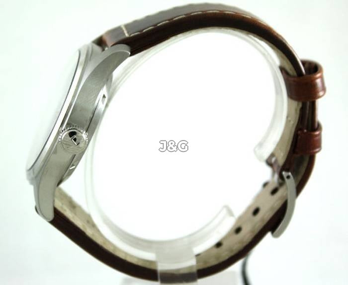 Hamilton Khaki Field Automatic movement White Leather Male H70455533. A brand-new Hamilton Khaki watch featuring a White dial and a Leather strap. Front view. - view 2