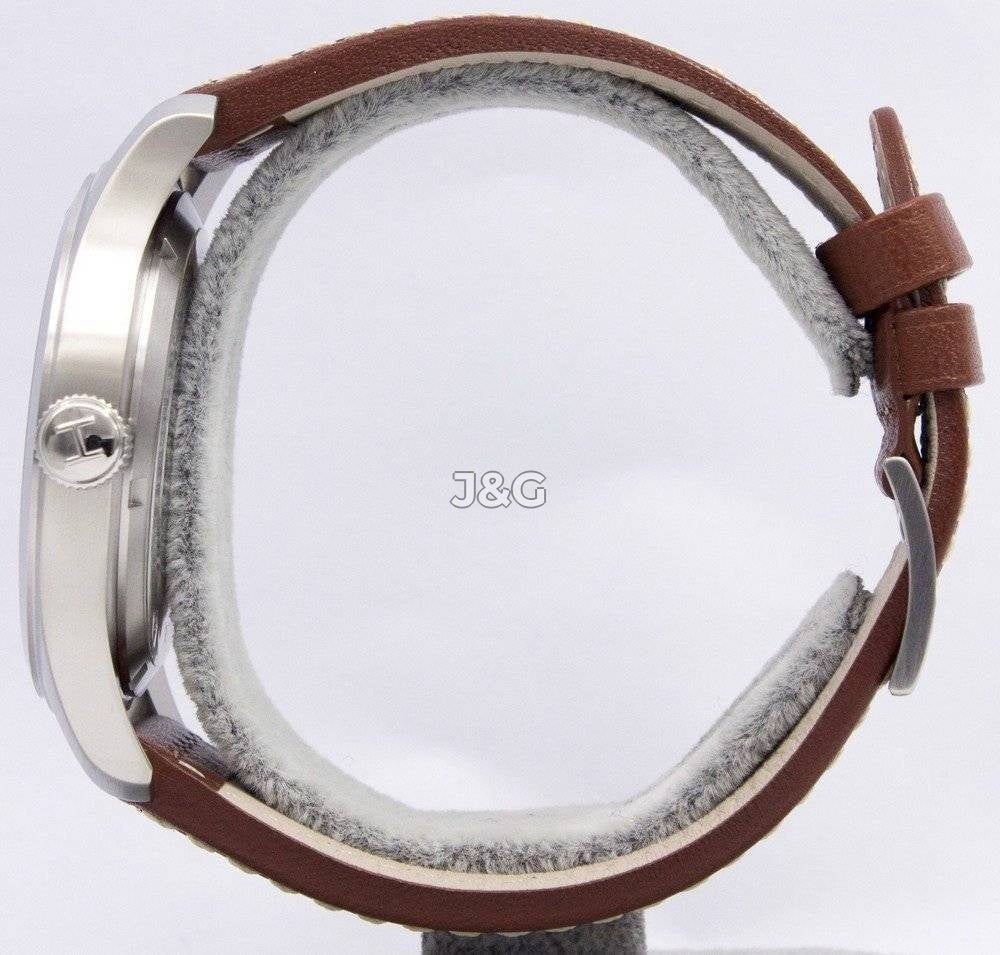 Hamilton Khaki Field Automatic movement White Leather Male H70555533. A brand-new Hamilton Khaki watch featuring a White dial and a Leather strap. Front view. - view 3