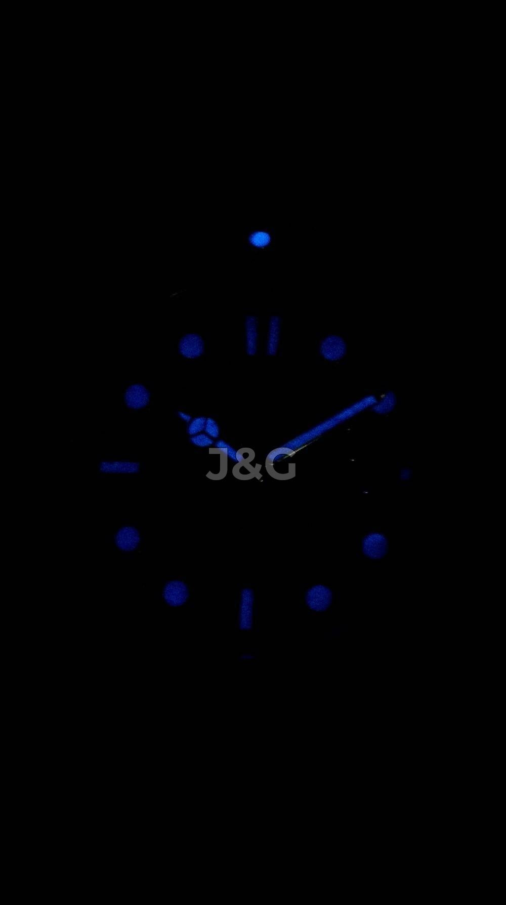 Invicta Pro Diver Date display White Stainless steel Male INV30024. A brand-new Invicta Pro Diver watch featuring a White dial and a Stainless steel strap. Angled view. - view 2