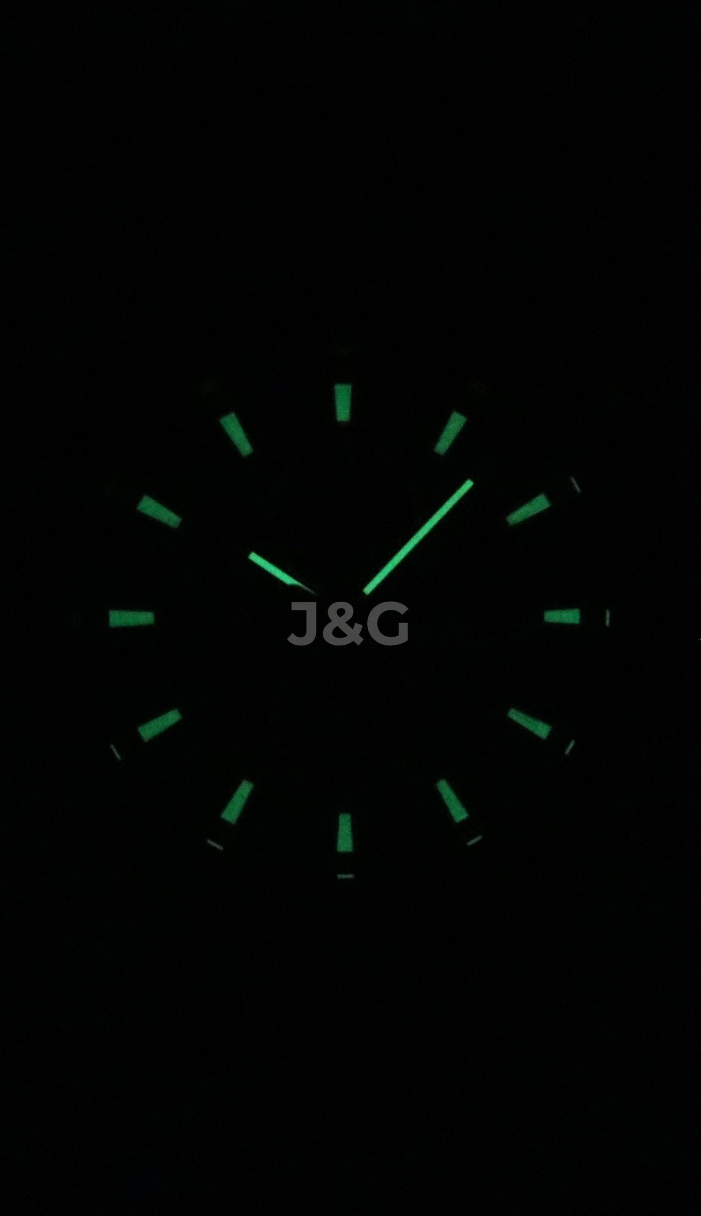 Invicta Racing Quartz movement Green Stainless steel Male INV48870. A brand-new Invicta Racing watch featuring a Green dial and a Stainless steel strap. Side view. - view 2