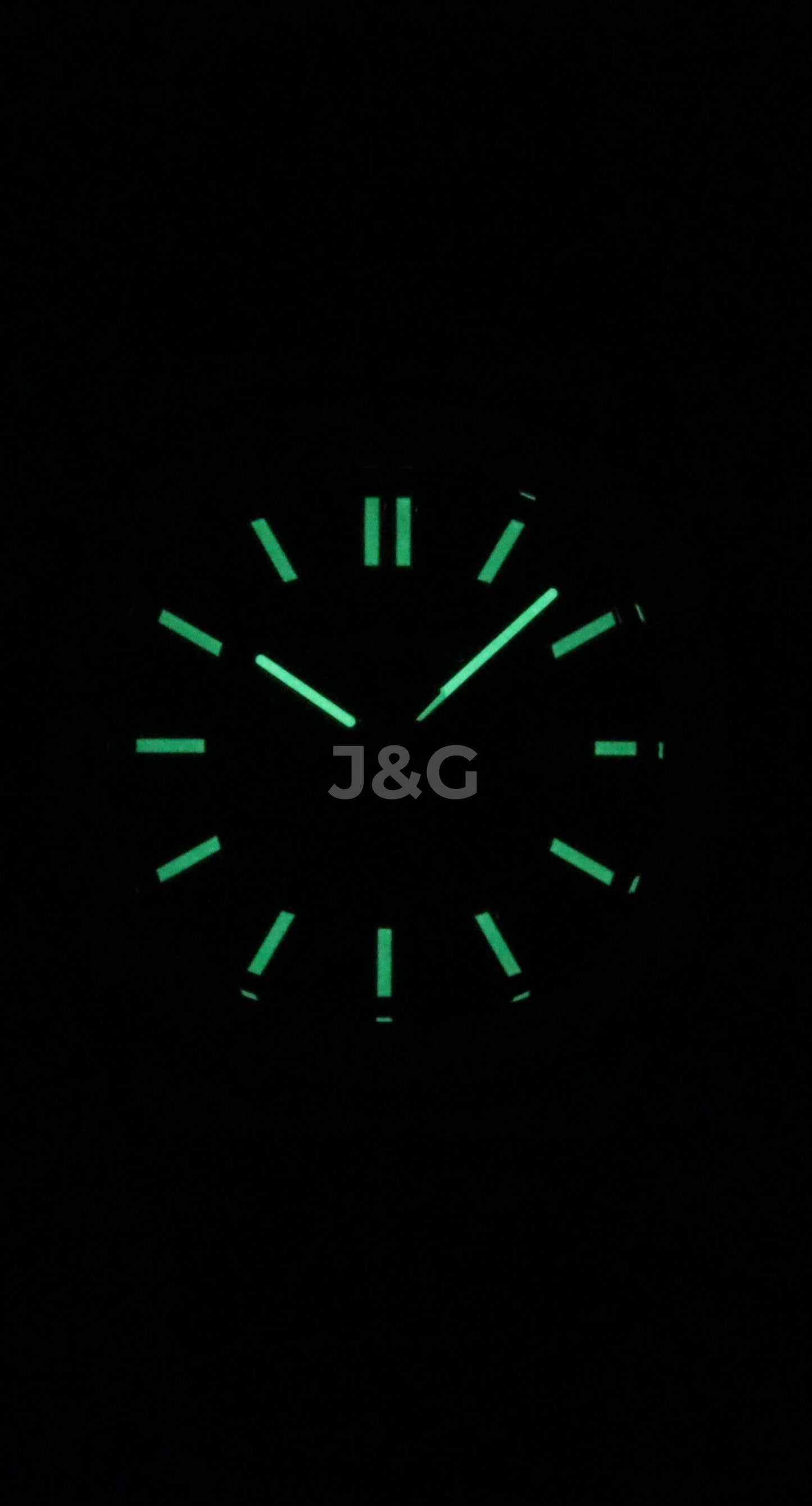 Invicta Speedway Automatic movement Black Stainless steel Male INV48319. A brand-new Invicta Speedway watch featuring a Black dial and a Stainless steel strap. Angled view. - view 2