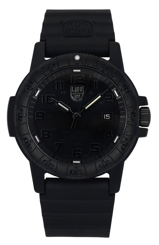 Luminox Leatherback Sea Turtle Silicone Strap Black Dial. A brand-new Luminox Sea watch featuring a Black dial and a Silicone strap. Front view.