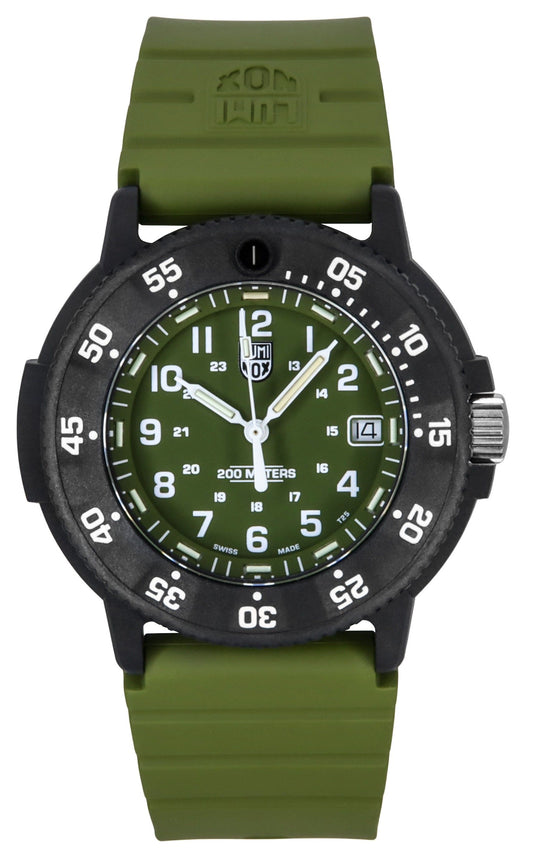 Luminox Original Navy Seal Rubber Strap Green Dial Quartz. A brand-new Luminox Original Navy Seal watch featuring a Green dial and a Rubber strap. Front view.
