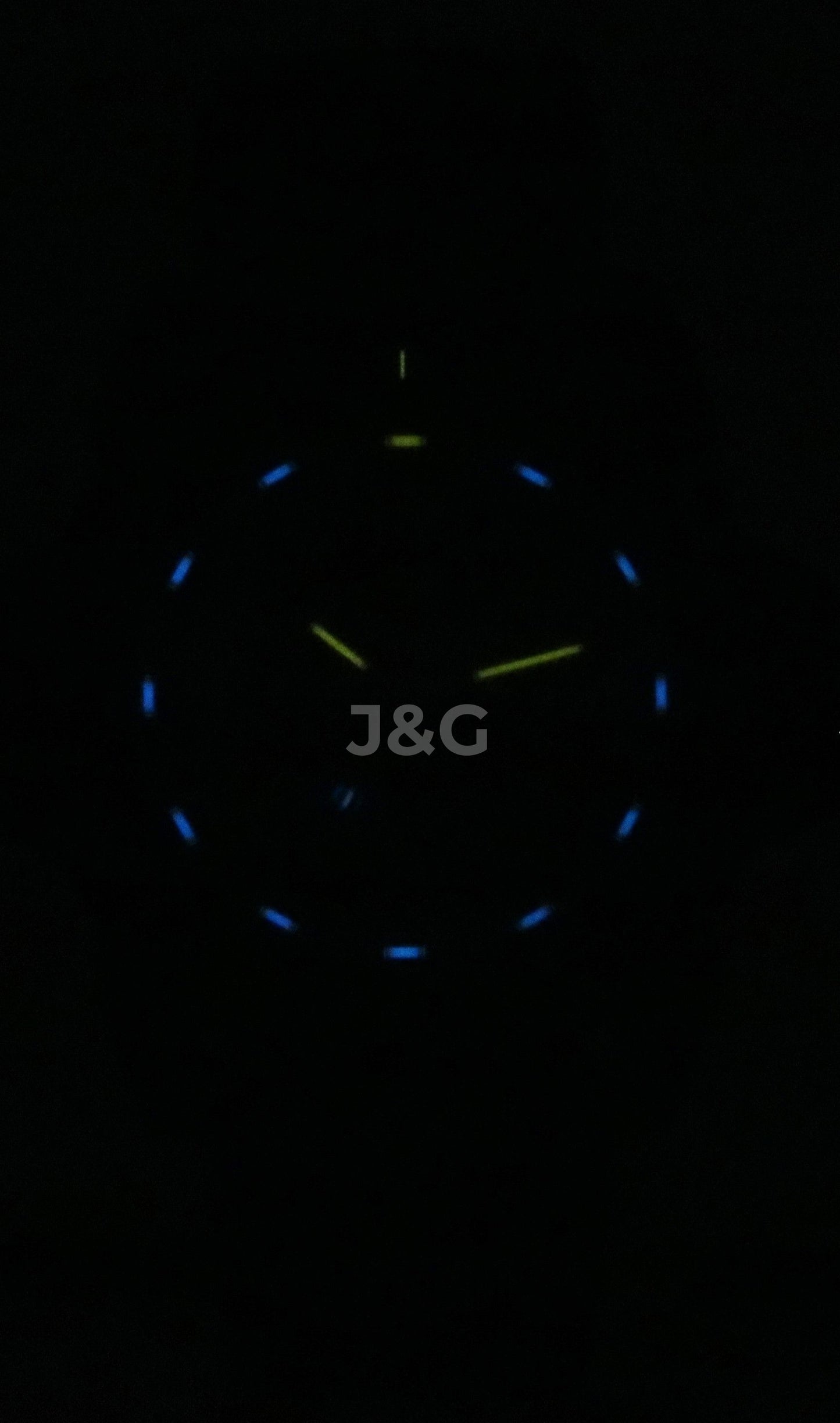 Luminox Quartz movement Black Male XS.3255.CB.NSF. A brand-new Luminox watch featuring a Black dial. Front view. - view 2