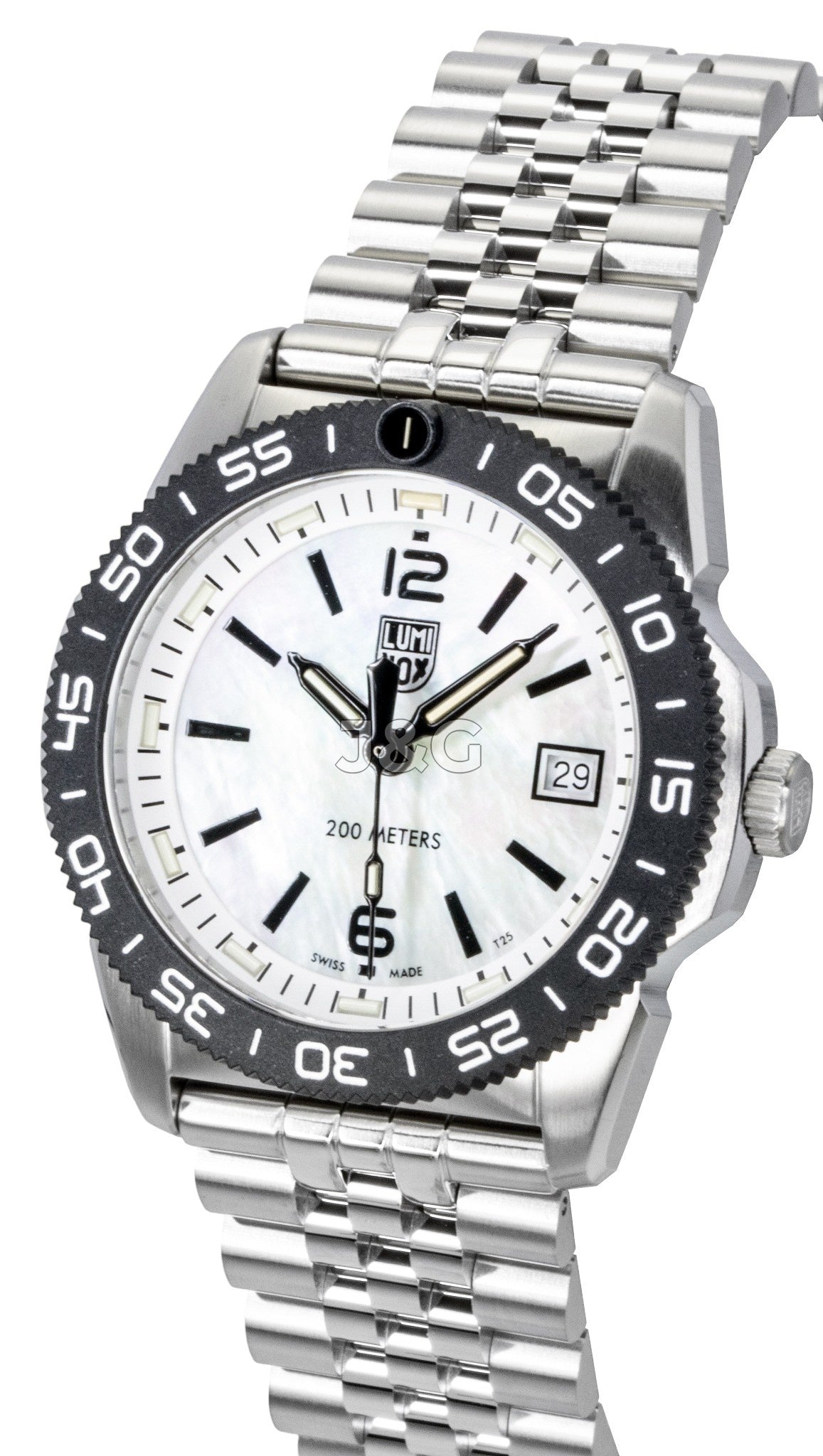 Luminox Quartz movement Mother Of Pearl Stainless steel Male XS.3126M.1. A brand-new Luminox watch featuring a Mother Of Pearl dial and a Stainless steel strap. Front view. - view 3