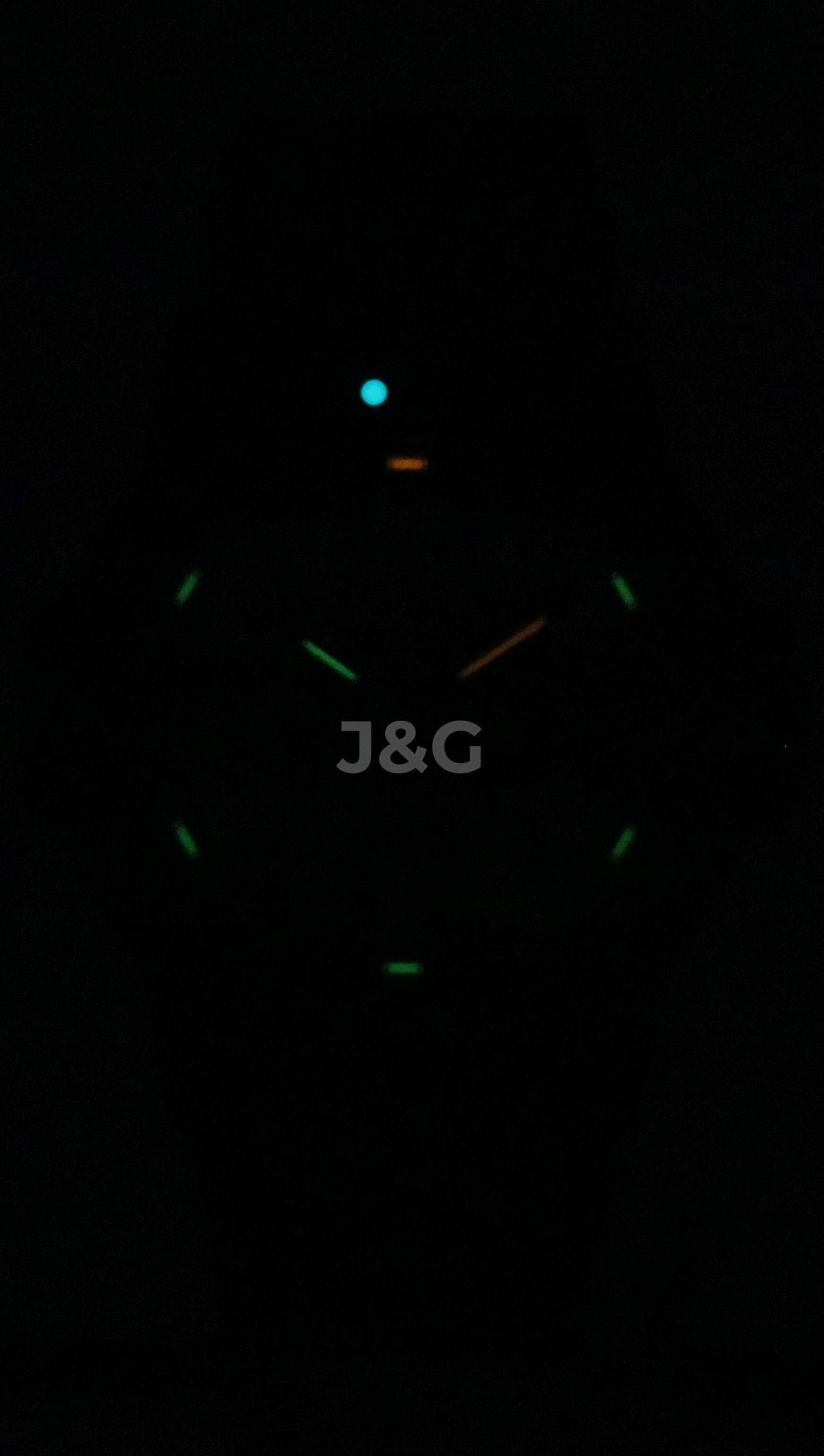 Luminox Sea Leatherback Turtle Quartz movement Black Male XS.0330. A brand-new Luminox Sea watch featuring a Black dial. Side view. - view 2