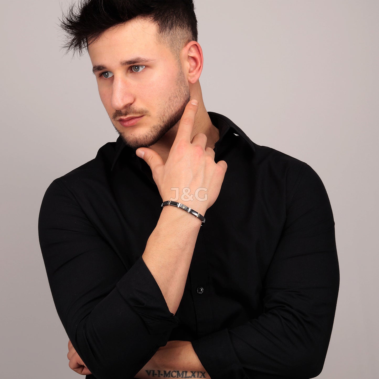 Maserati Accessories Male JM221ATZ03-. A brand-new Maserati Accessories watch. Side view. - view 4