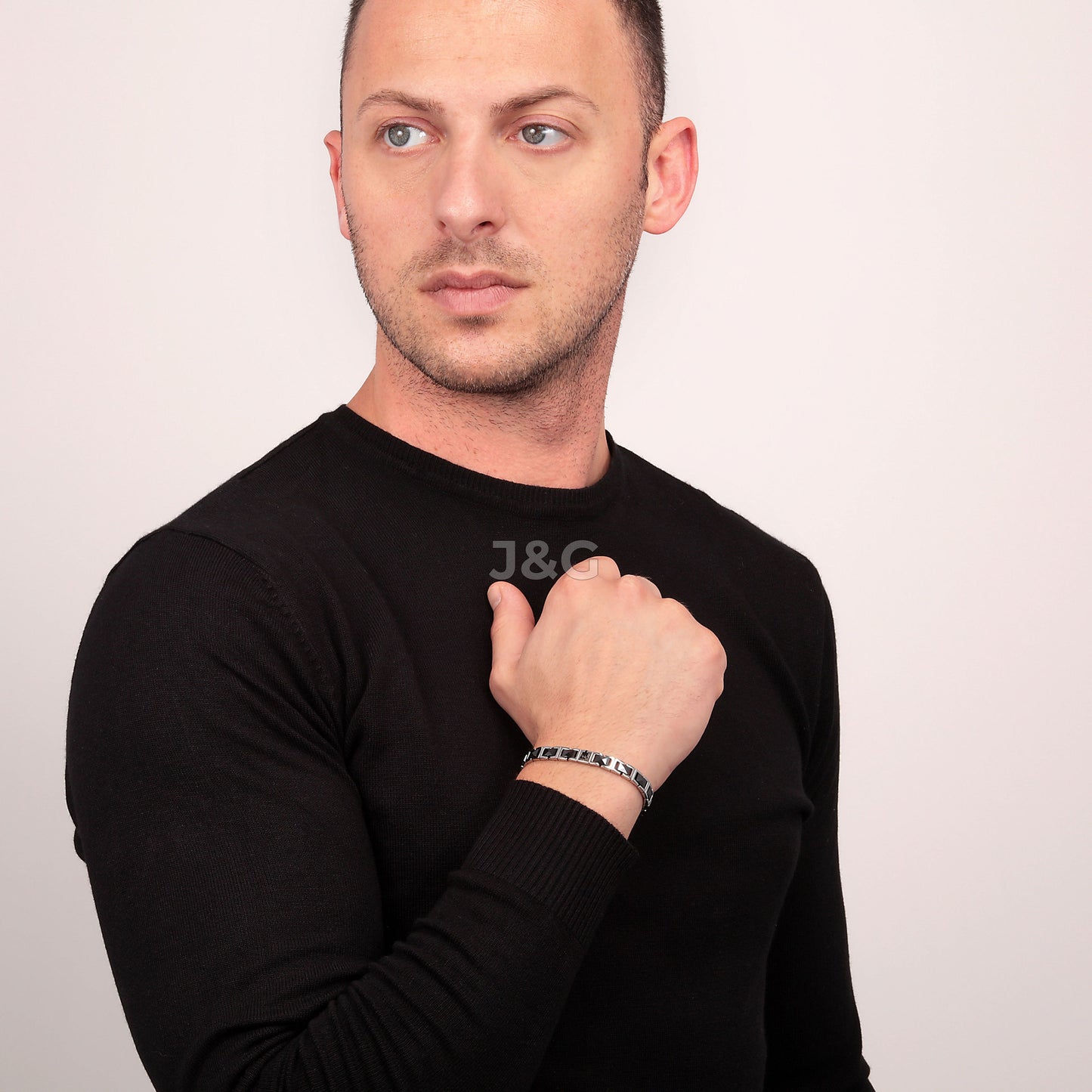 Maserati Accessories Male JM420ATI07. A brand-new Maserati Accessories watch. Side view. - view 4